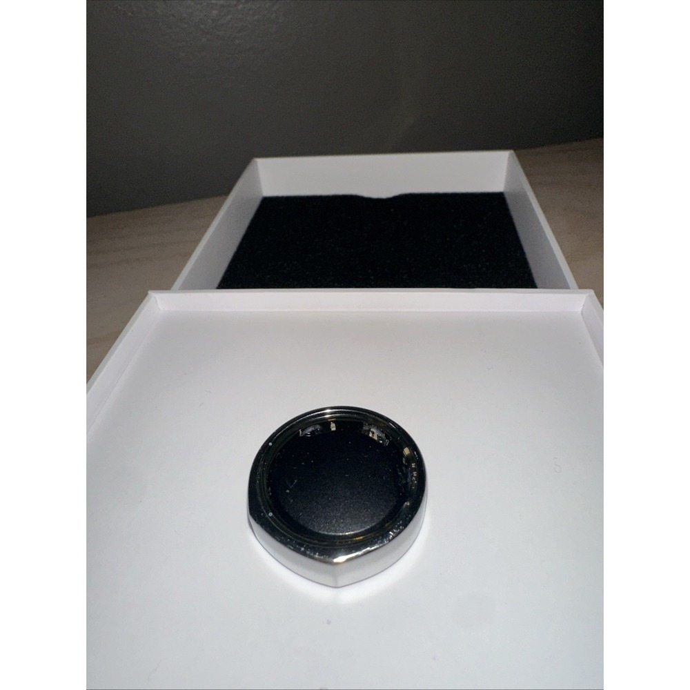 Oura Ring Gen3 Heritage Size 12 - Silver JZ90-1003-12 Lost Weight Now Too Big - Picture 3 of 8